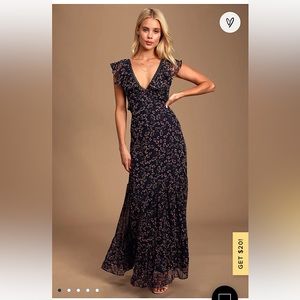 GREAT CONDITION! Lulus Darling Daydream Navy Floral Ruffled Maxi Dress. Worn 1x